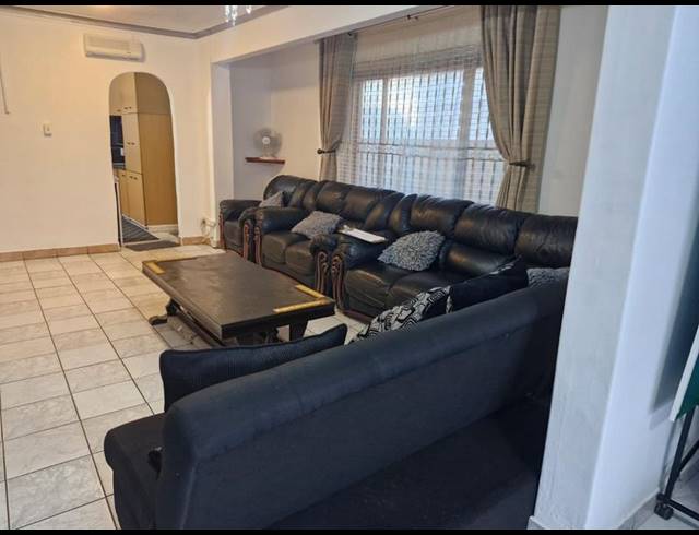 4 BEDROOM HOUSE FOR SALE IN MONTFORD